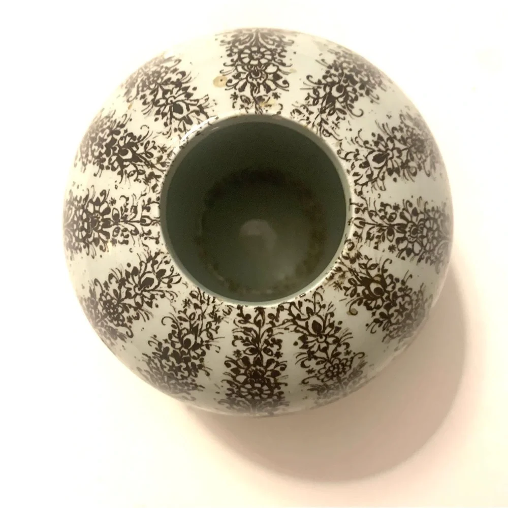 NYMOLLE Elegant Cream and Brown Patterned Vase
